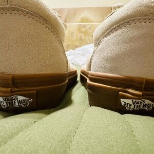 VANS size 10 w/ 8.4 m